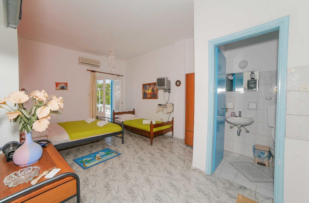 Mira Mare Studios Lipsi Room photo