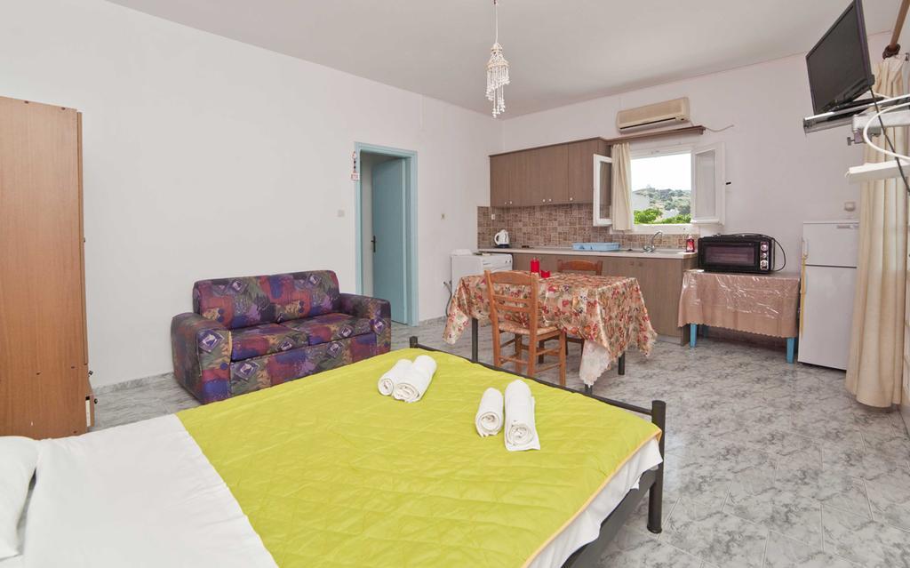 Mira Mare Studios Lipsi Room photo